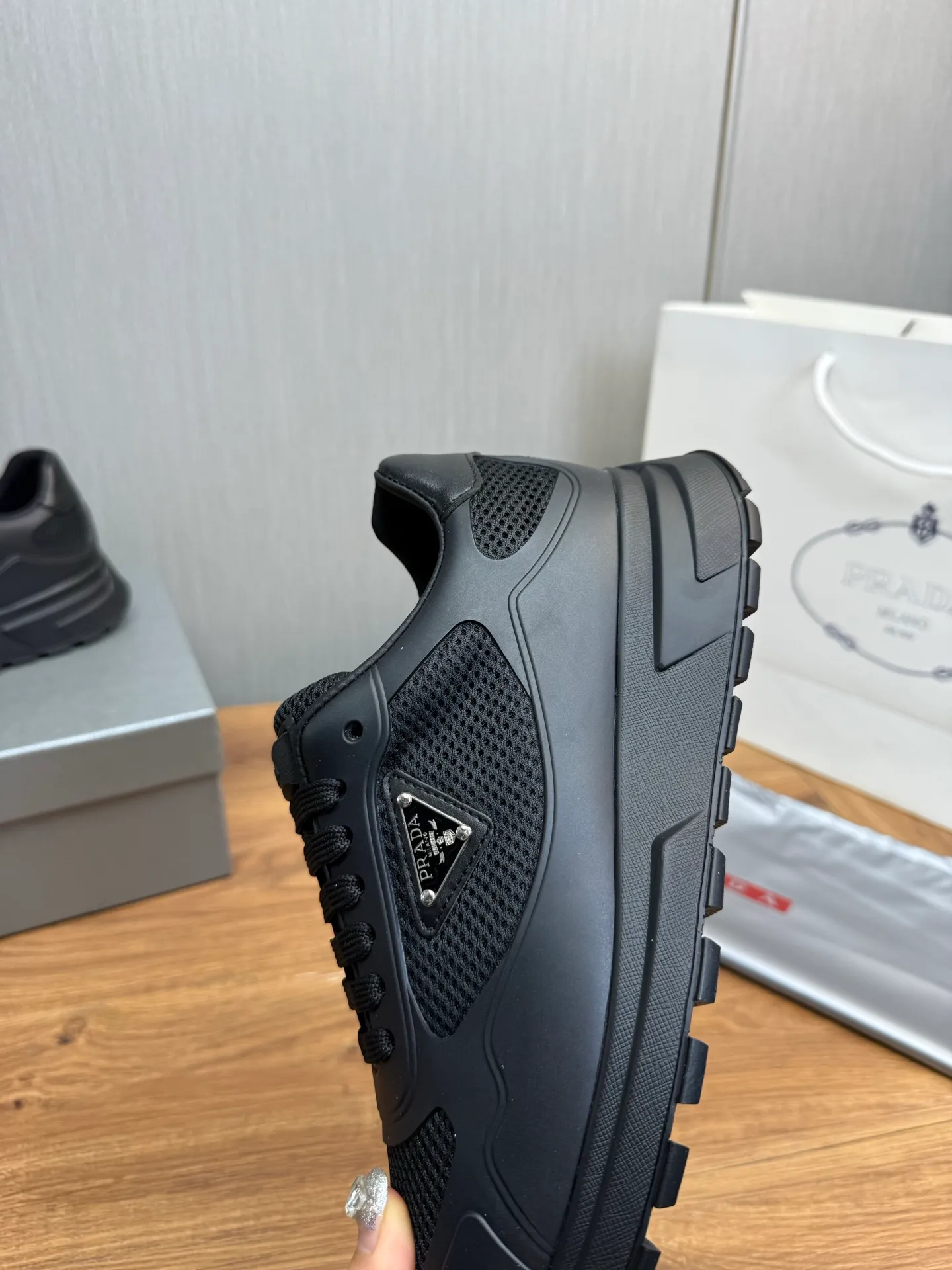 Men's shoes 💰580💰 [PRADA] Autumn and winter hot men's shoes shipped 👏Official website synchronized ⬆️Original fly-woven cowhide fabric + cowhide lining, 1⃣️:1⃣️reproduction, original sole, 38-45 (45. Customized, non-refundable)